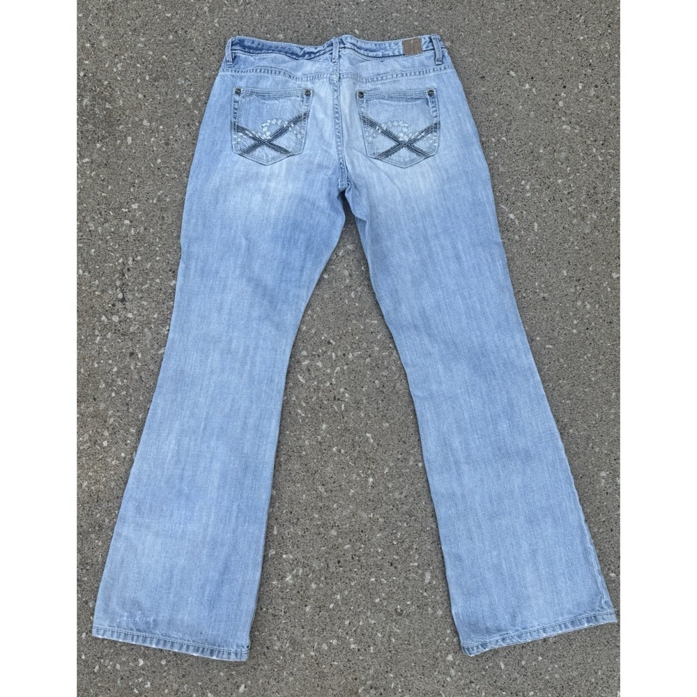 Madison Denim Women's Low Rise Flare Leg Distress SZ 7/8 Dark Stitch Embroidery - Picture 9 of 15